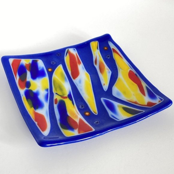 Handmade Fused Art Glass Trinket Tray Ring Dish Catch All Red Yellow Blue 6x6 - Picture 3 of 12